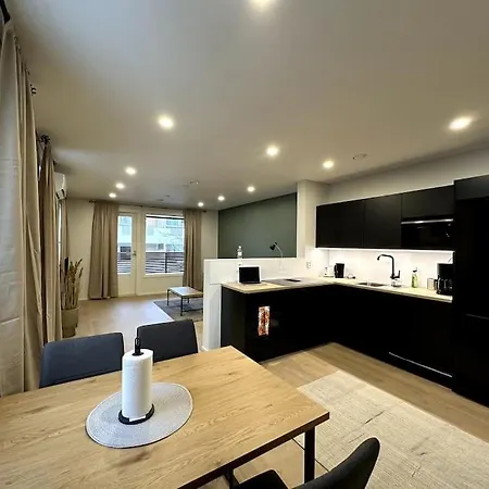 Kotimaailma Apartments#4 - Moderni, Tilava Kaksio Keskustassa *