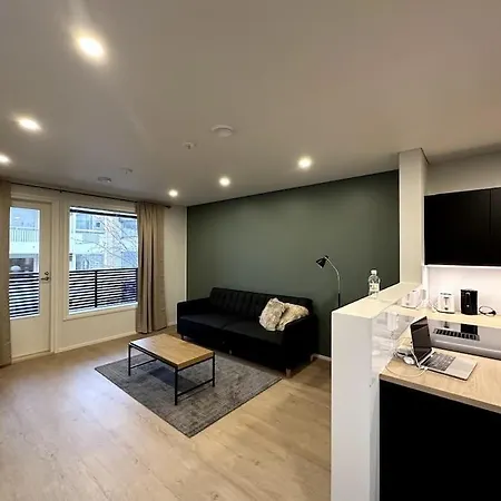 Kotimaailma Apartments#4 - Moderni, Tilava Kaksio Keskustassa Апартаменты